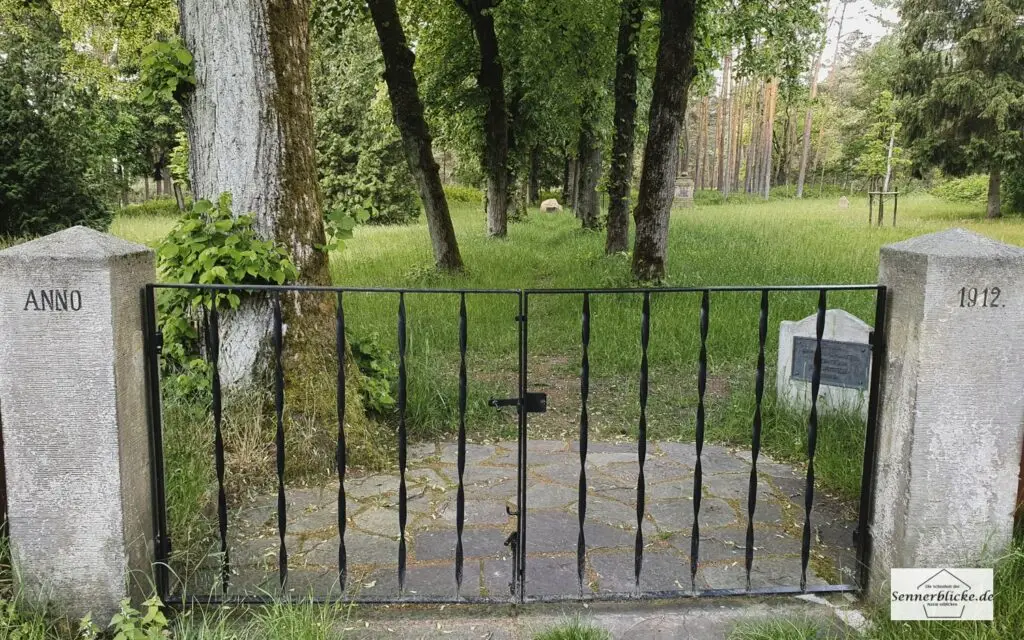 Eingang Friedhof Haustenbeck